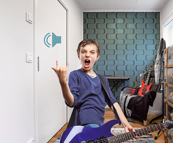 System drzwi przesuwnych ECLISSE Acoustic został zaprojektowany celem zmniejszenia przepływu hałasu pomiędzy pomieszczeniami, w których jest zamontowany