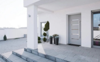 Drzwi wejściowe z aluminium czy PVC - które wybrać?
