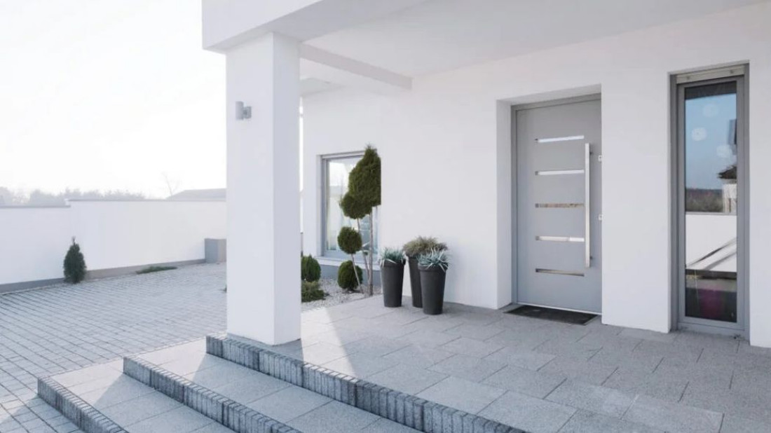 Drzwi wejściowe z aluminium czy PVC - które wybrać?