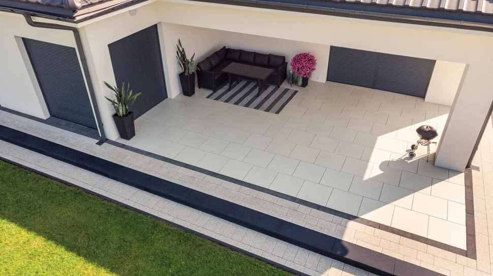 Nowoczesna opaska wokół domu