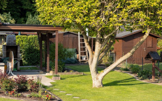 Chcesz mieć domek na działce ROD? Co wolno postawić, ile to kosztuje i jak nie wpaść w kłopoty?