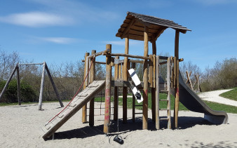 Jak zrobić ogrodowy plac zabaw - krok po kroku?