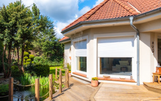 Jak skutecznie chronić się przed upałem - rolety zewnętrzne czy żaluzje fasadowe?