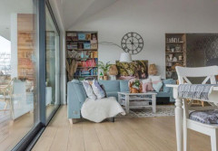 Salon z wyjściem na taras - jak urządzić taką przestrzeń i jakie drzwi wybrać?