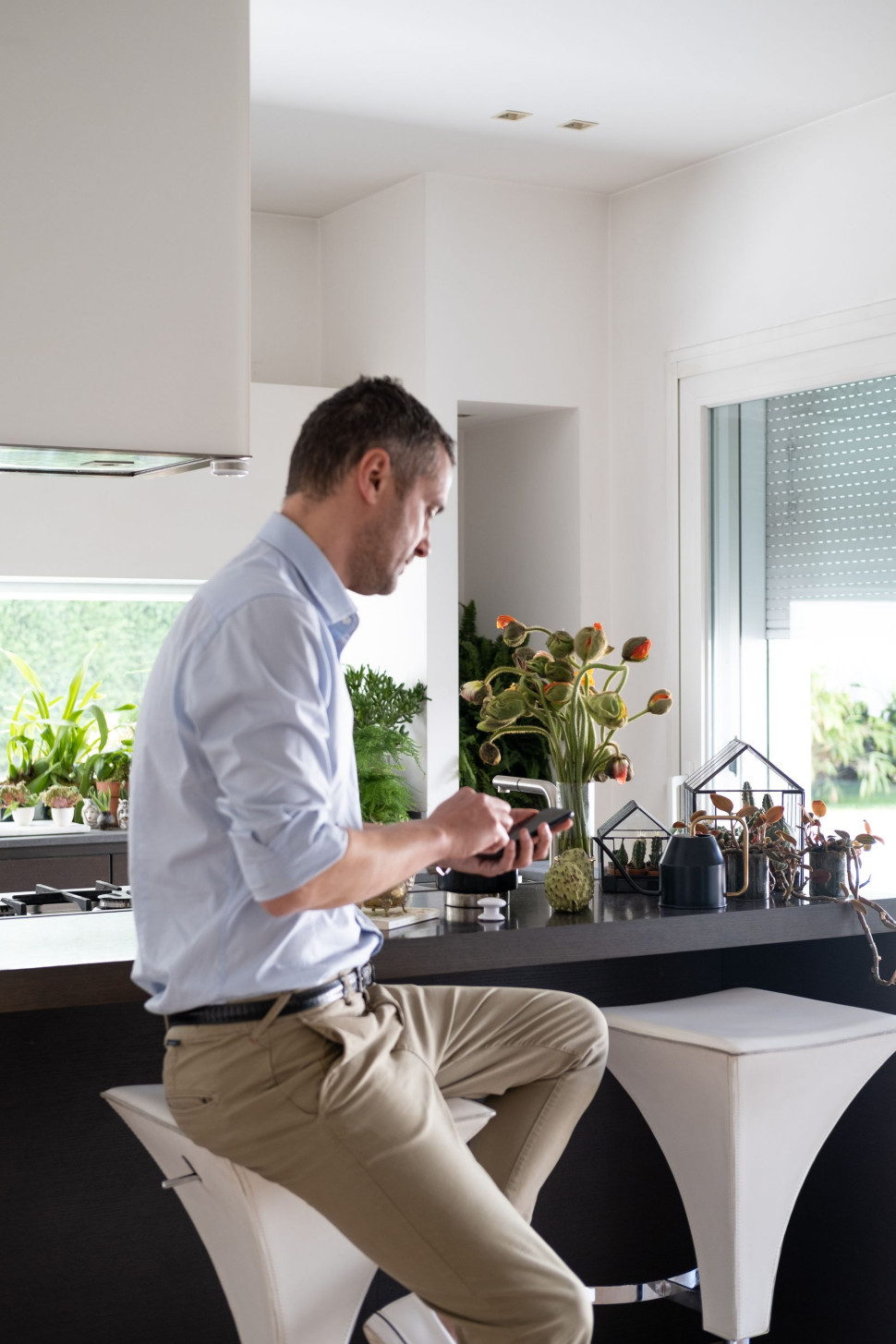 Rolety zewnętrzne na oknie w kuchni