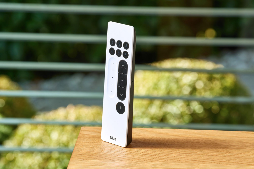 Pilot do sterowania osłonami w systemie smart home