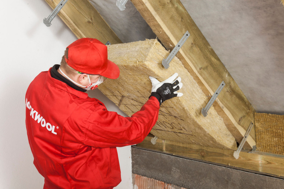 Ocieplenie murłaty wełną mineralną 