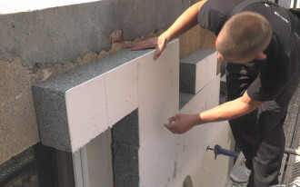 Jaki styropian wybrać? Biały EPS czy szary z grafitem?