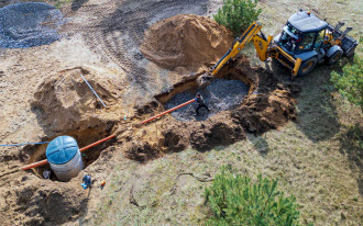 Szambo czy oczyszczalnia? Jeden wybór zwróci Ci się po roku i zapomnisz o problemie