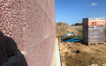 Ciepły dom bez ocieplania? Poznaj zalety pustaków z keramzytu