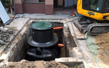 Oczyszczalnia ścieków na działce? Sprawdź, jak wybrać najlepszy system przydomowy