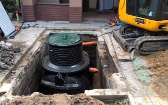 Oczyszczalnia ścieków na działce? Sprawdź, jak wybrać najlepszy system przydomowy