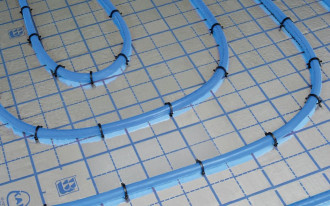 Ogrzewanie podłogowe czy grzejnikowe? Jak wybrać najlepsze rozwiązanie do domu?