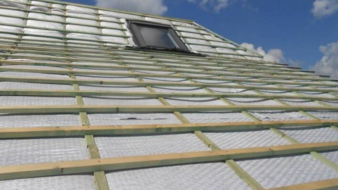 Aluthermo® Roofreflex - nowy standard w izolacji dachów. Jak ta technologia zmienia podejście do energooszczędnego budownictwa?