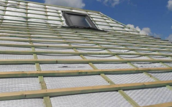 Aluthermo® Roofreflex - nowy standard w izolacji dachów. Jak ta technologia zmienia podejście do energooszczędnego budownictwa?