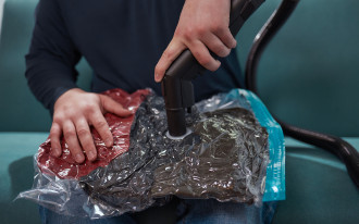 Szafa pęka w szwach? Ten patent za 2 zł da Ci 50% więcej miejsca!