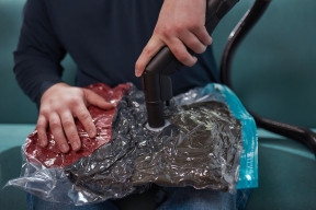 Szafa pęka w szwach? Ten patent za 2 zł da Ci 50% więcej miejsca!