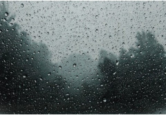 Zimno mimo zamkniętych okien? Sprawdź, co naprawdę przepuszcza powietrze