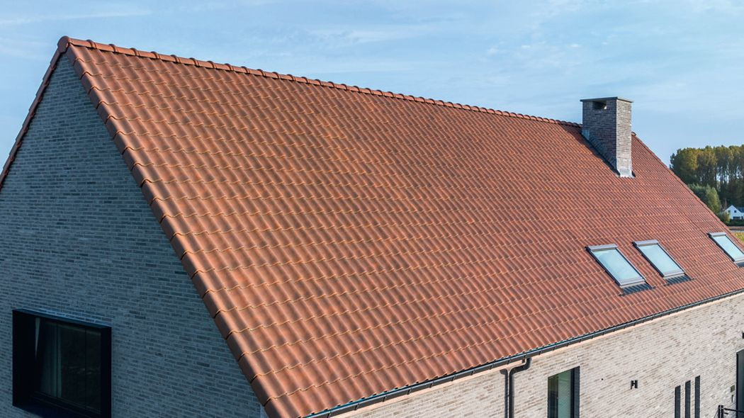Jakie są przewagi dachówki ceramicznej nad innymi pokryciami?