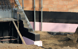 Jaki materiał wybrać do ocieplania fundamentów nowoczesnego domu?