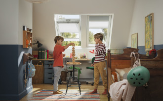 Jeszcze więcej światła na poddaszu - montaż okien dachowych w zestawach