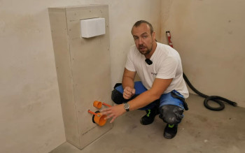 Jak zabudować stelaż podtynkowy WC? Praktyczny poradnik dla inwestorów i majsterkowiczów