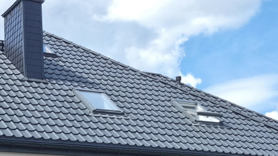 Małe poddasze, wielka zmiana - jakie okna dachowe odmienią Twój dom?