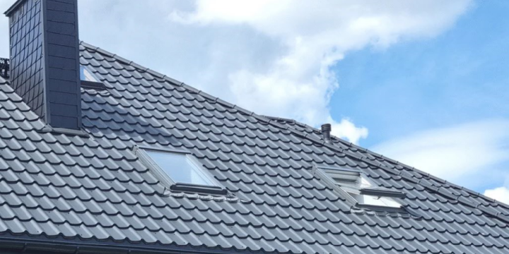 Małe poddasze, wielka zmiana - jakie okna dachowe odmienią Twój dom?
