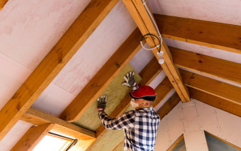 Wilgoć na poddaszu – ukryte zagrożenie, które niszczy dom od środka
