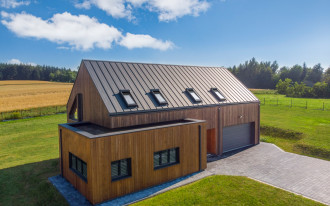 Innowacje i projekty z wykorzystaniem blachy na rąbek stojący