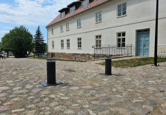 Słupki parkingowe – jak wybrać najlepsze zabezpieczenie miejsca postojowego?