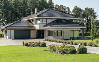 Jaką bramę garażową wybrać? Rodzaje bram do garażu, parametry i praktyczne wskazówki