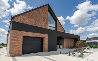 Ile kosztuje brama garażowa? Poznaj rodzaje bram do garażu i ich ceny