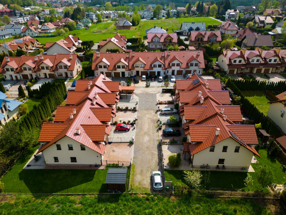 Dachówka MONZA Miedziana Angoba z powodzeniem zdobi dachy nowych domów