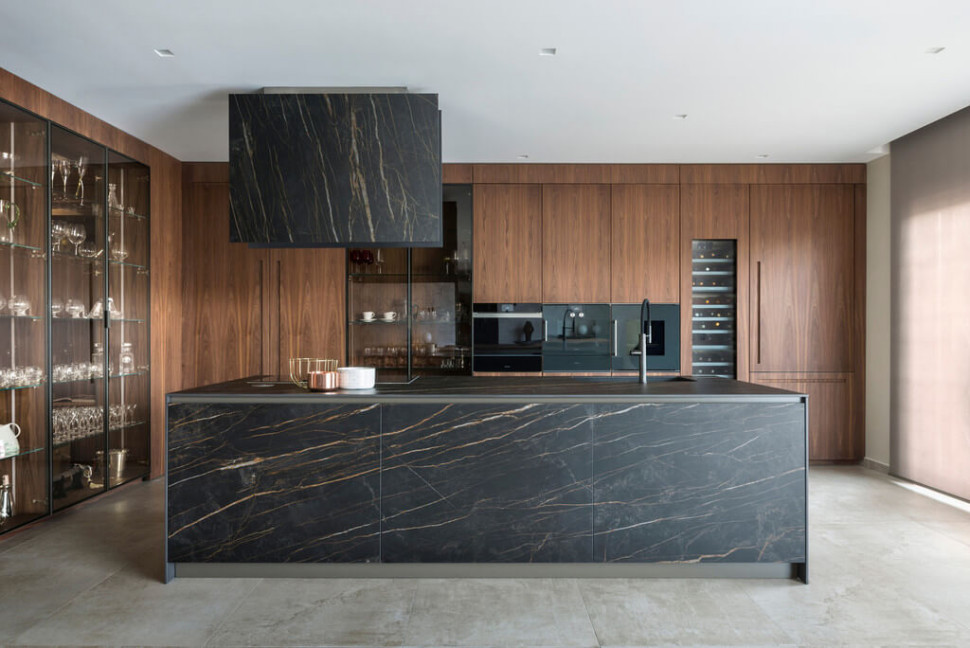 spiek kwarcowy na wyspie kuchennej i blacie