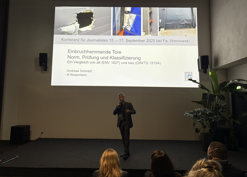 Andreas Schmidt - ekspert z niemieckiego instytutu certyfikującego IFT Rosenheim