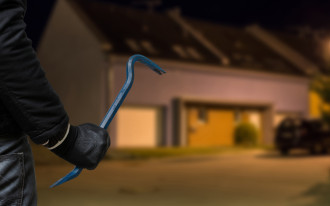 Sam alarm nie wystarczy! Antywłamaniowe okna i drzwi robią różnicę