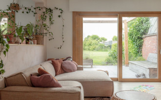 Jak dobrać kolor i model okien do swojego domu?