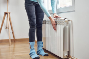 Kaloryfery nie grzeją? Sprawdź, kiedy naprawdę zaczyna się sezon grzewczy 2026/2027