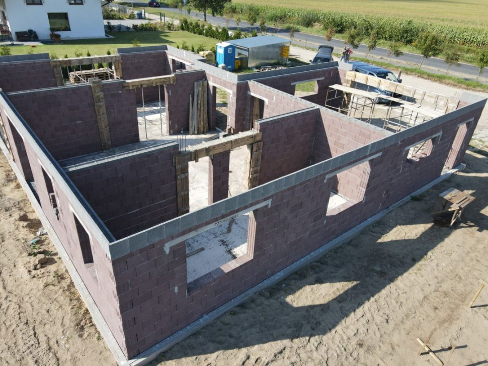 Dzięki kompaktowym wymiarom bloczka AKU K2 18 można uzyskać dodatkową powierzchnię użytkową w pomieszczeniach