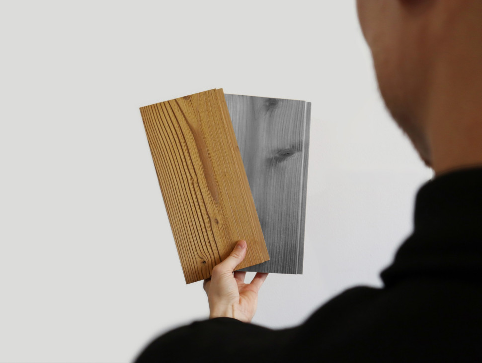 Powierzchnia desek z czasem będzie szarzeć pod wpływem promieni UV