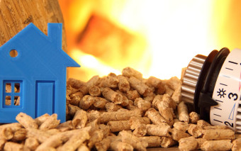 77% w „Czystym Powietrzu” - kotły na biomasę zdetronizowały pompy ciepła