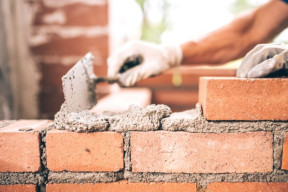Zamiast tradycyjnego betonu wybierają "gotowce". Różnicę widać już po 2 godzinach