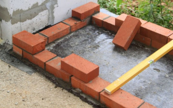 Altana ogrodowa krok po kroku - jak ją zbudować solidnie i tanio?
