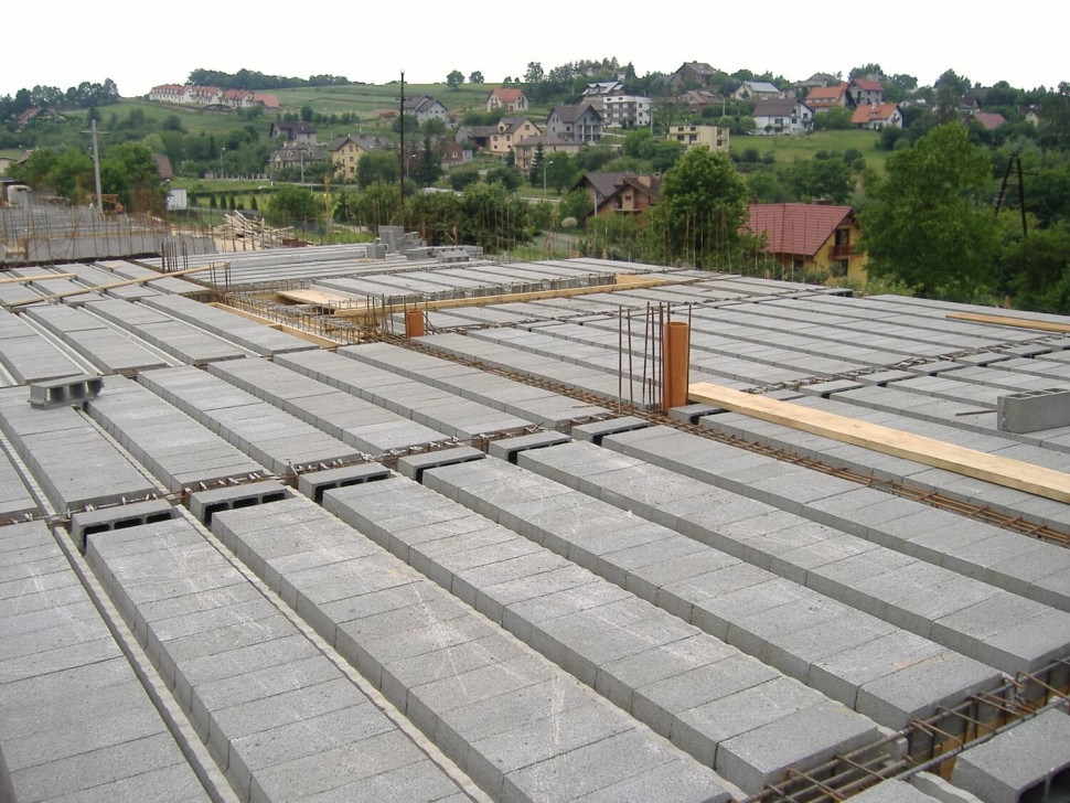 strop gęstożebrowy