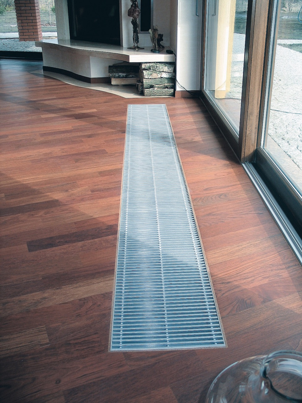 grzejnik kanałowy z wentylatorem