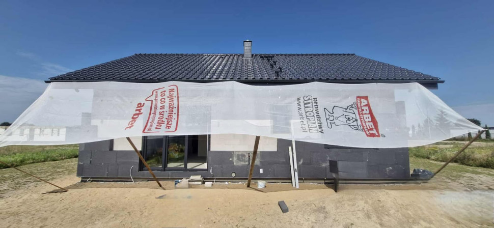 Styropian grafitowy zabezpieczony przed słońcem 