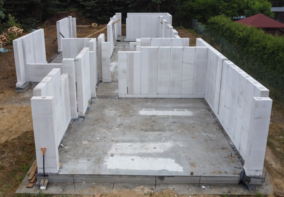 z czego ciepłe ściany domu