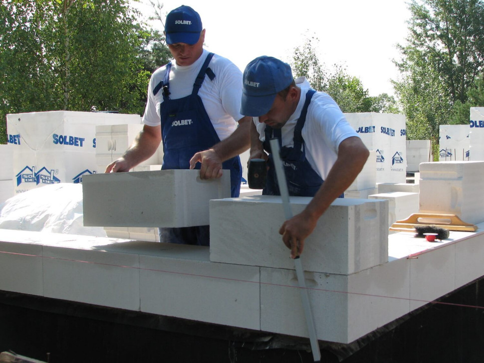 pustaki na ściany murowanie