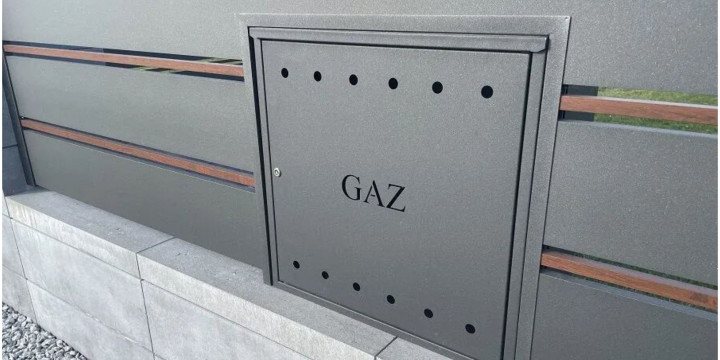 Skrzynka gazowa w ogrodzeniu: czy naprawdę warto ją tam umieścić?